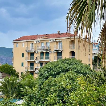 Apartments Milano Herceg Novi Esterno foto