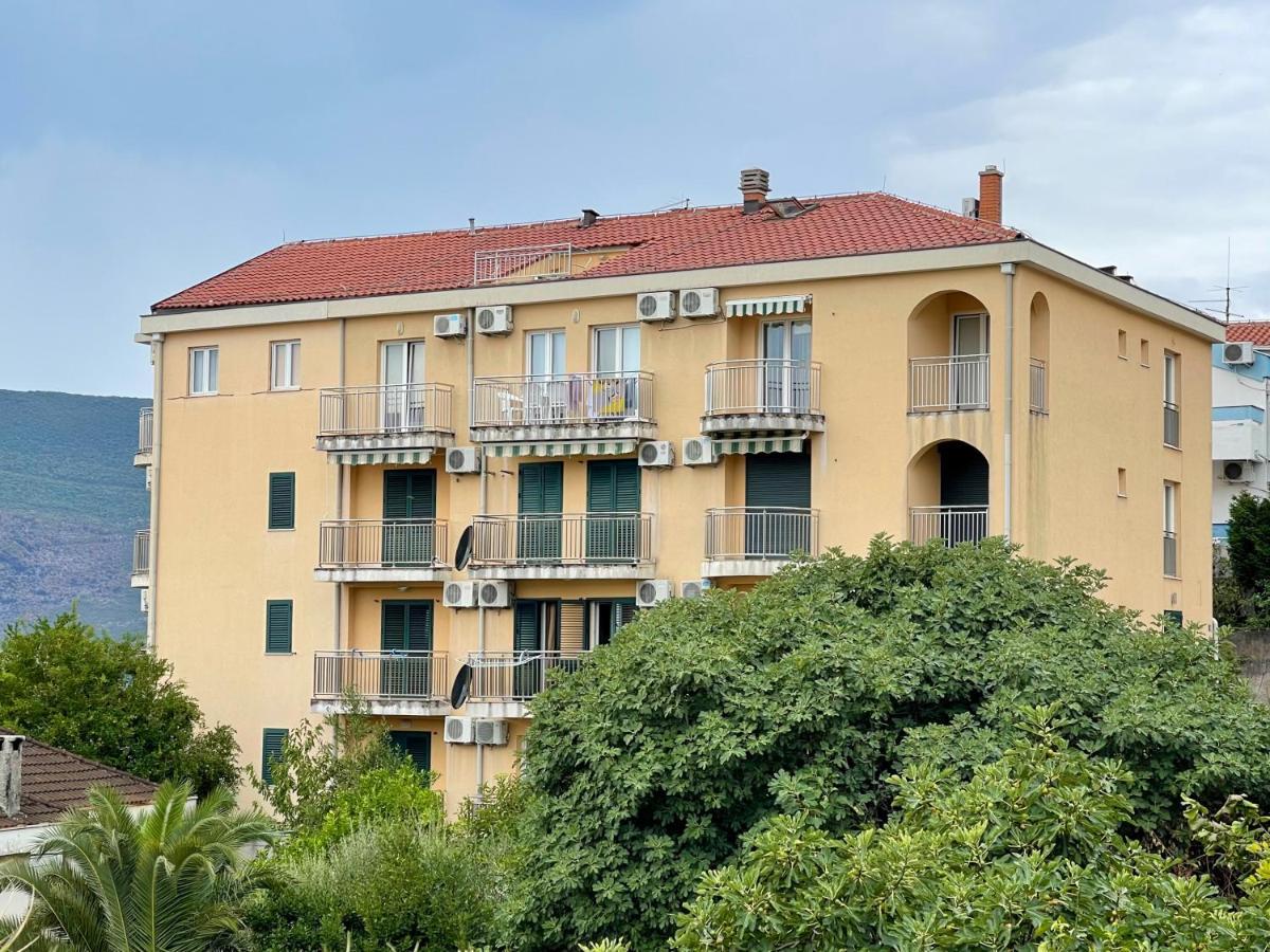 Apartments Milano Herceg Novi Esterno foto