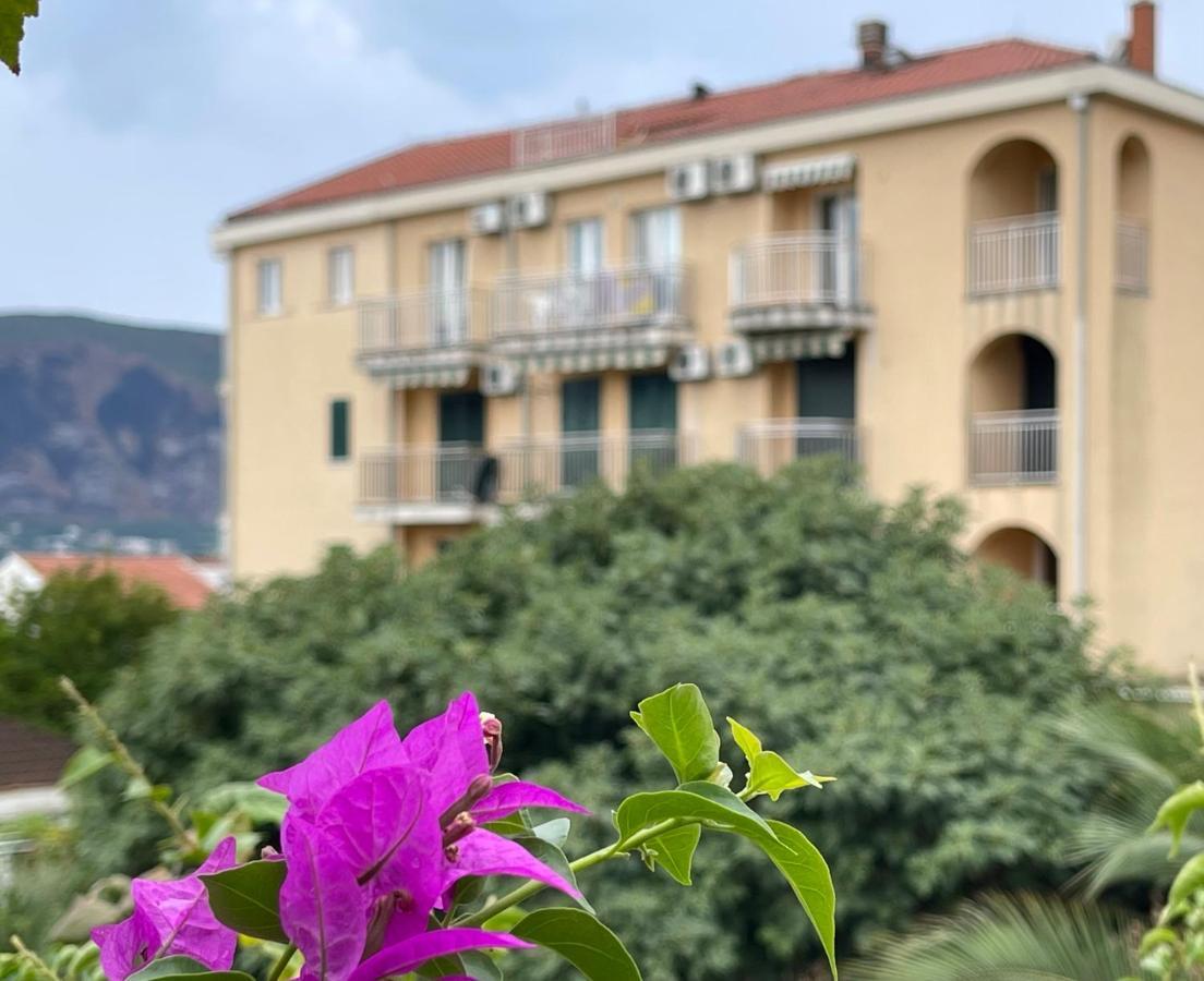 Apartments Milano Herceg Novi Esterno foto