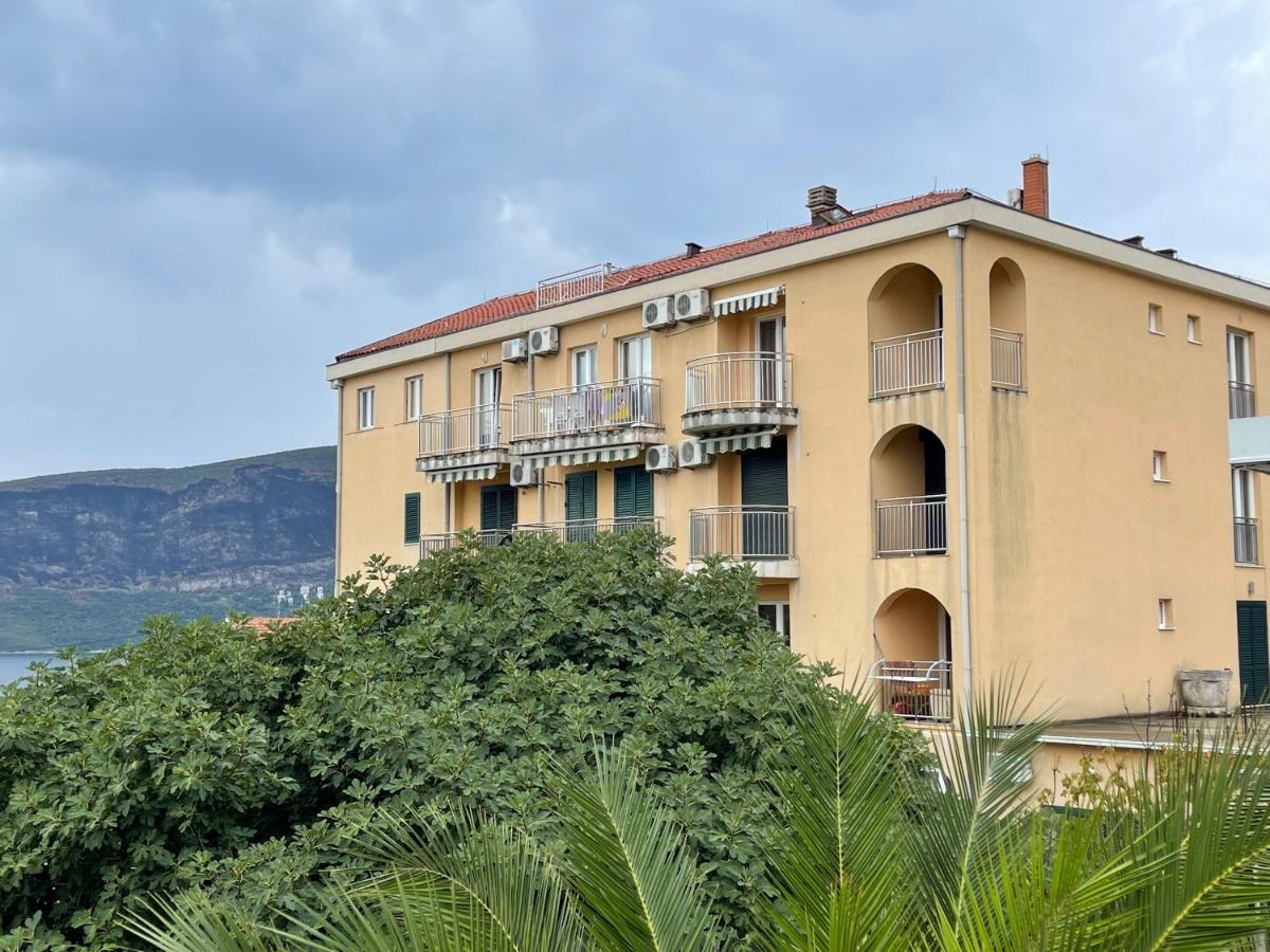 Apartments Milano Herceg Novi Esterno foto