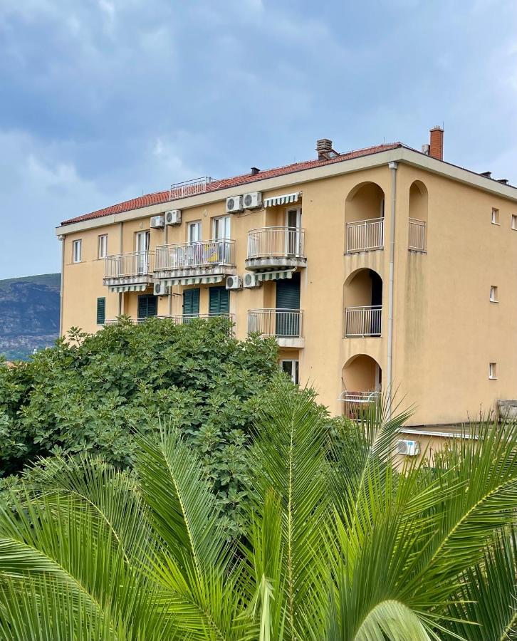 Apartments Milano Herceg Novi Esterno foto